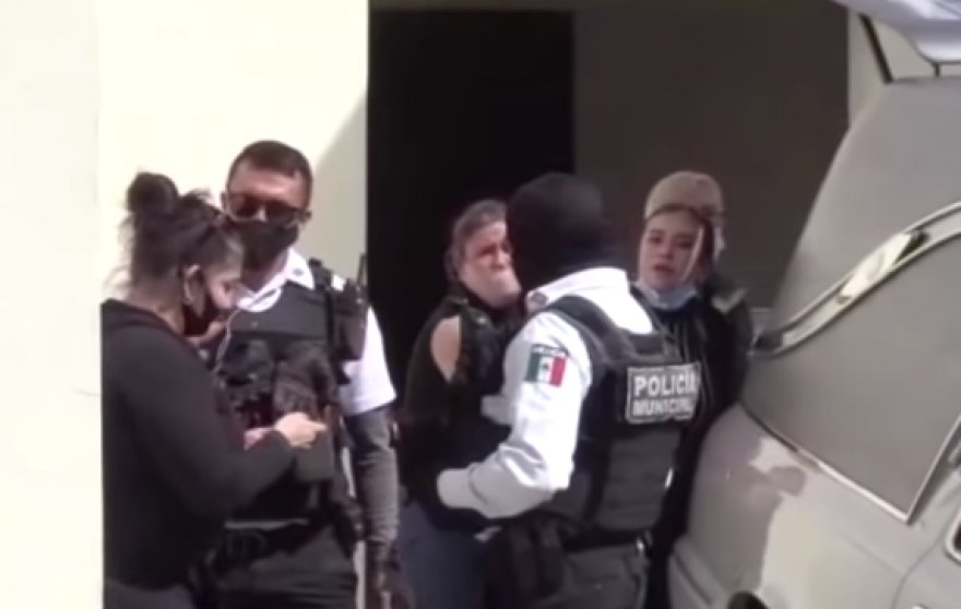 Ana Delia Valencia Chávez pelea con la exesposa del doctor Mireles