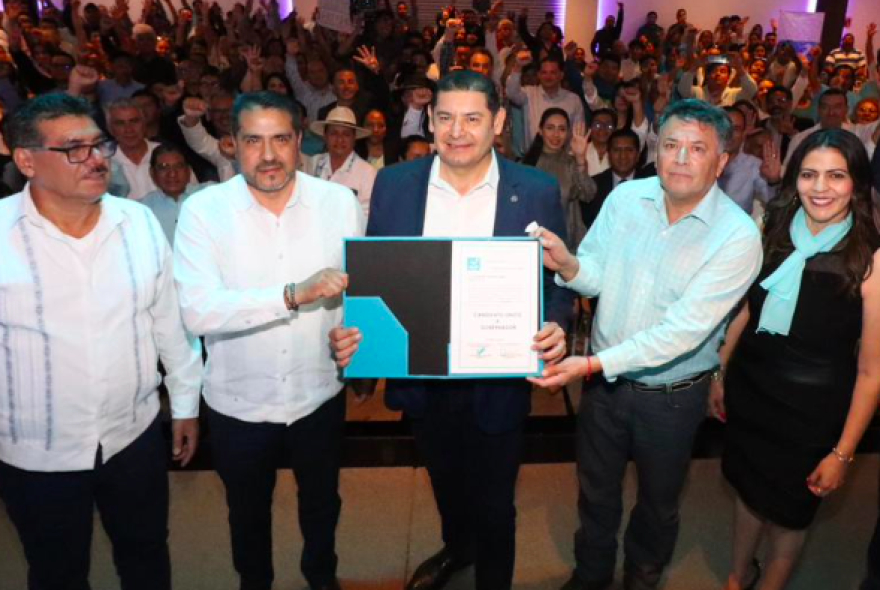 Armenta recibe constancia que lo acredita como candidato de Nueva Alianza