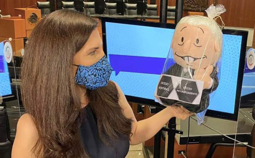 Kenia López Rabadán