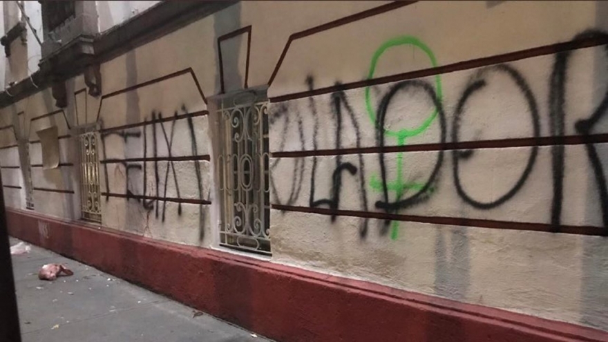 El lema "Félix violador" fue usado por las activistas durante las protestas