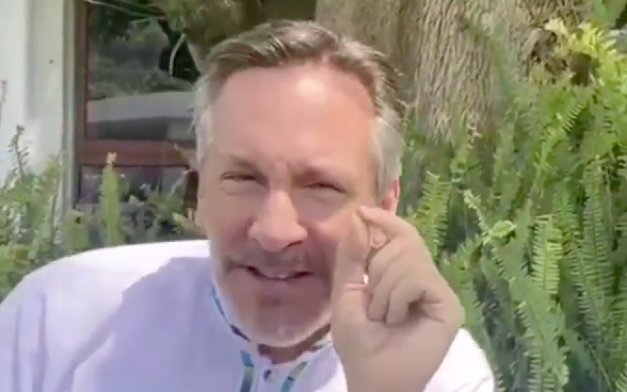 Acusa Ackerman al INE de cometer un atraco partidista tras quitar candidaturas a Morena