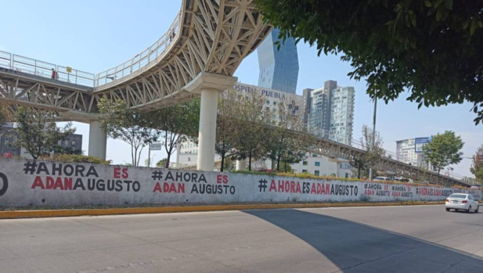 Aparecen bardas de apoyo a Adán Augusto en Puebla