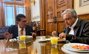 AMLO le ofreció a Monreal la CDMX para 2024 pero él lo rechazó, dice Riva Palacio