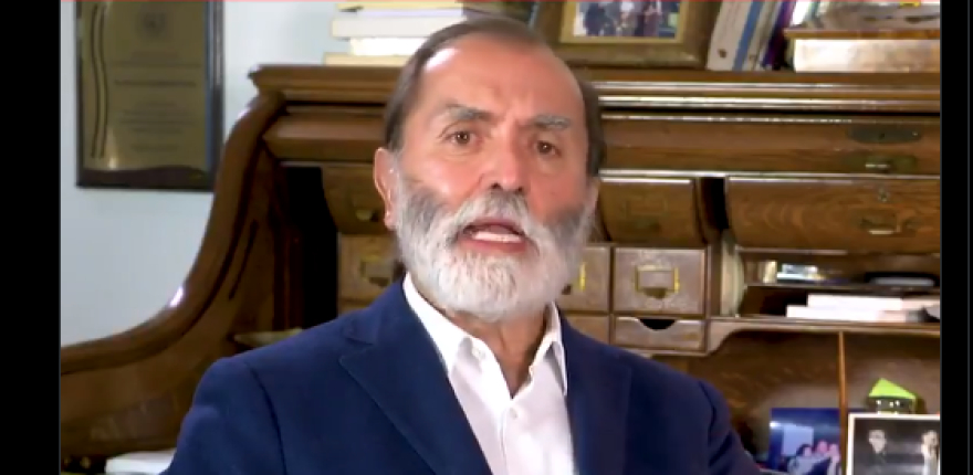 Reclama Epigmenio Ibarra ataque de bots en su contra