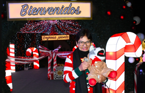 La navidad llegó al CCU, encienden árbol de navidad