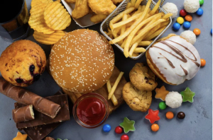 Buscan que sea la Secretaría de Salud de la 4T quien autorice publicidad de alimentos chatarra