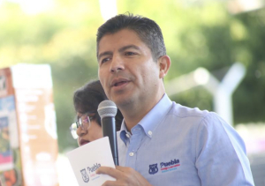 Cuestiona Eduardo Rivera retiro de programas sociales a nivel federal