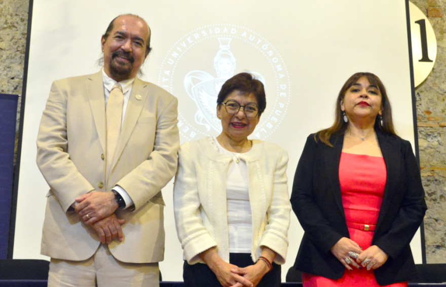 Preside Lilia Cedillo informe de labores y toma de protesta en la FFyL