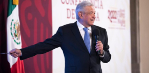 Acusa AMLO a VOX y Partido Popular de intervención en su gobierno: vámonos respetando