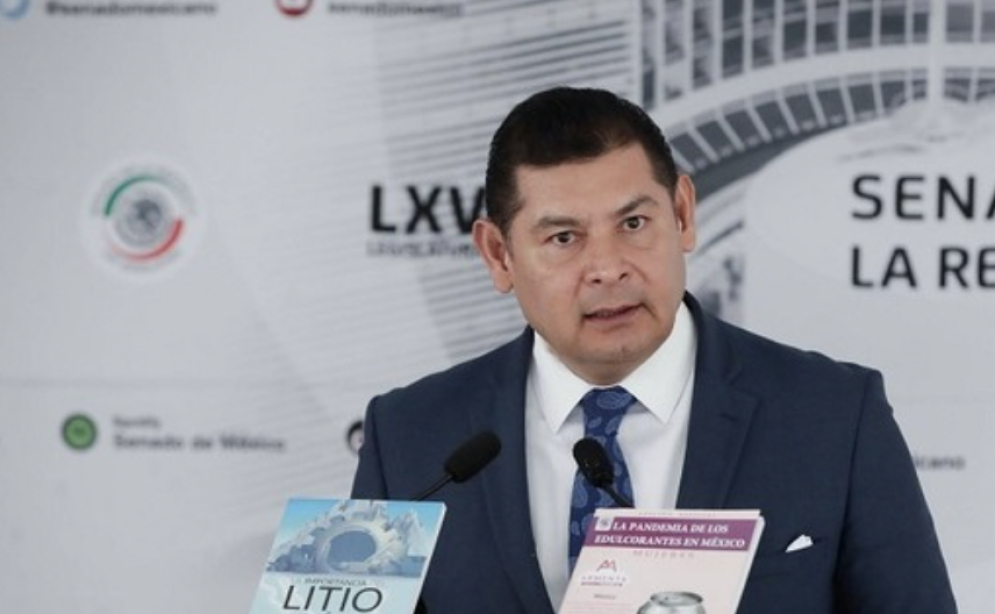 Armenta se lanza contra EE.UU acusando que anualmente ingresan a México 200 mil armas ilegales