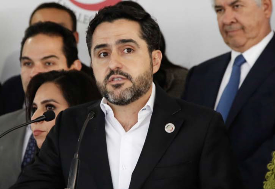 PAN llama a la sociedad a firmar iniciativa de ley reembolso para que el gobierno te pague si no te da las medicinas que necesitas