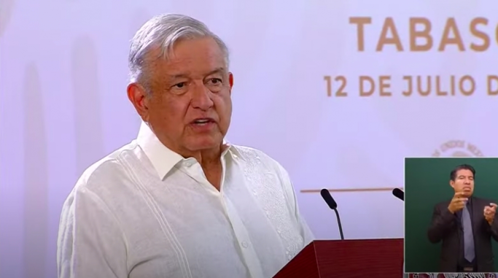 AMLO critica que Reforma informe sobre asesinatos de activistas