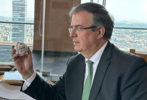 Marcelo Ebrard dice que él sí cumple sus promesas