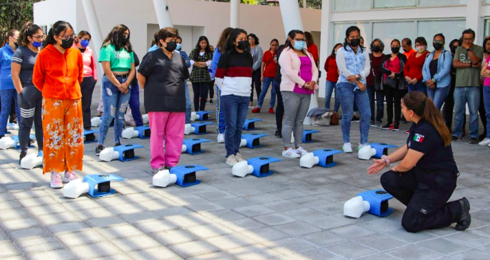 Capacitan a personal de estancias infantiles