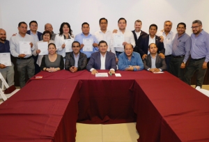 Armenta se reúne con líderes municipales; pide unión en la 4T