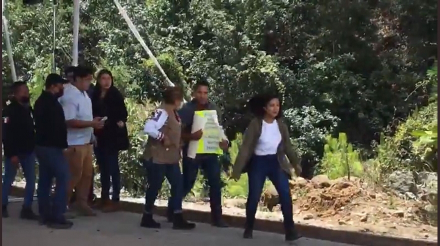 Joven interrumpe a AMLO durante evento acusa que Tren Transístmico no les paga