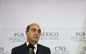 FGR pide más tiempo para cerrar investigación contra Murillo Karam por Ayotzinapa