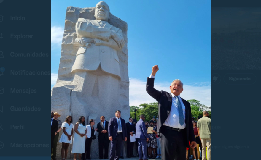 AMLO hace mitin en monumento de Martin Luther King: "nuestro sueño es una sociedad mejor"
