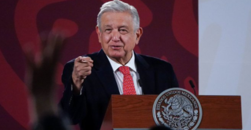 AMLO rechaza que Adán Augusto viole la ley electoral; “me ayuda con la transformación”, dice