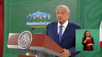 “Son gajes del oficio”, asegura AMLO tras ser insultado en un avión