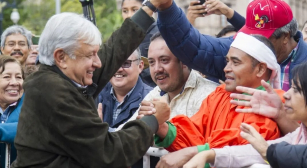 Recuerdan como AMLO le pedía a Peña libre tránsito para migrantes mientras que hoy los reprime