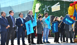 Dan banderazo de salida de la campaña "Dona un juguete"