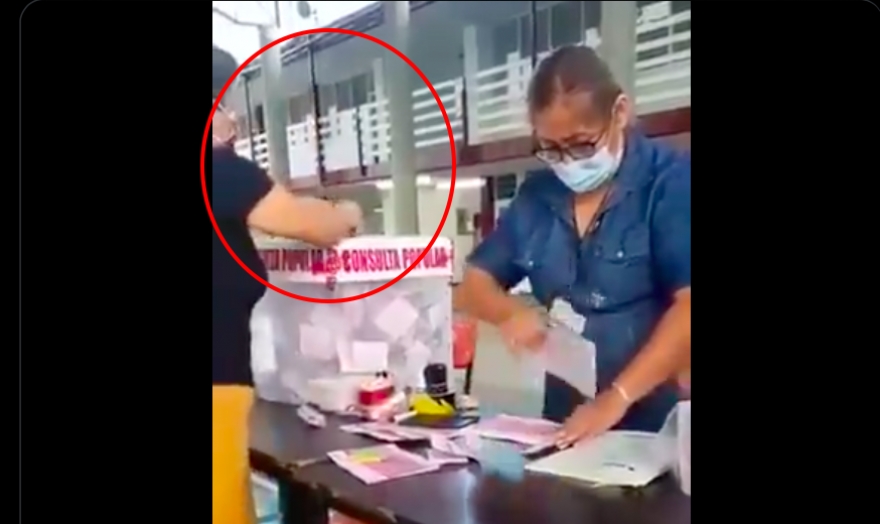 Tras video viral de embarazo de urna durante consulta popular INE computa en cero la mesa