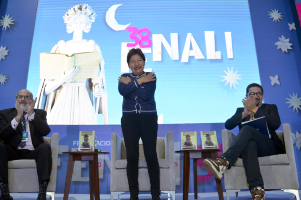 Lilia Cedillo presenta su libro Otra vez a las andadas. Bichos y algo más en la FENALI