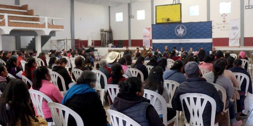 "Reciclar para abrigar": La BUAP y Green Carson transforman plástico en solidaridad