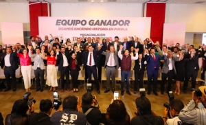 Armenta presenta a su equipo de campaña