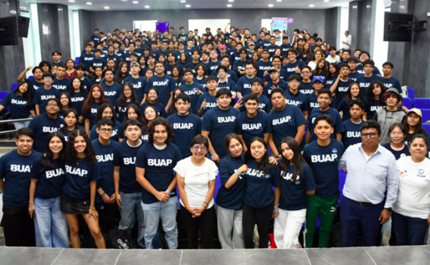 Dan la bienvenida a estudiantes de Derecho y Economía de BUAP