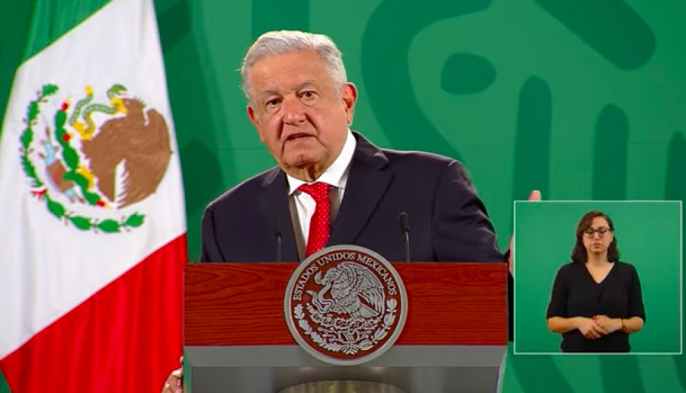 AMLO afirma que les echan a médicos privados encima, acusa que es una campaña de manipulación