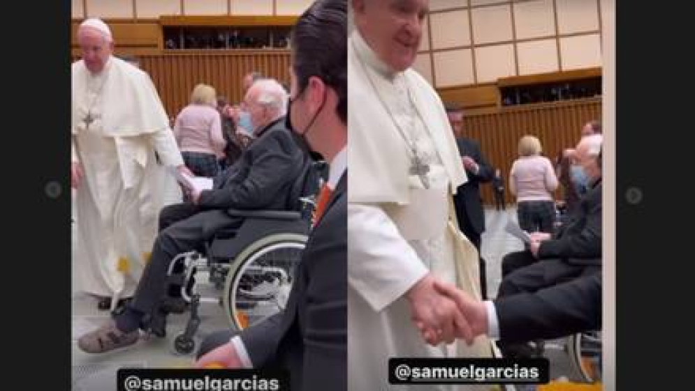 Samuel García sí saludó al Papa Francisco y le regaló una playera de los Tigres