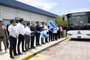 Dan banderazo de salida a nuevas unidades del Sistema de Transporte Universitario