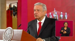 El face es popular y Twitter es para la clase media hacia arriba: AMLO